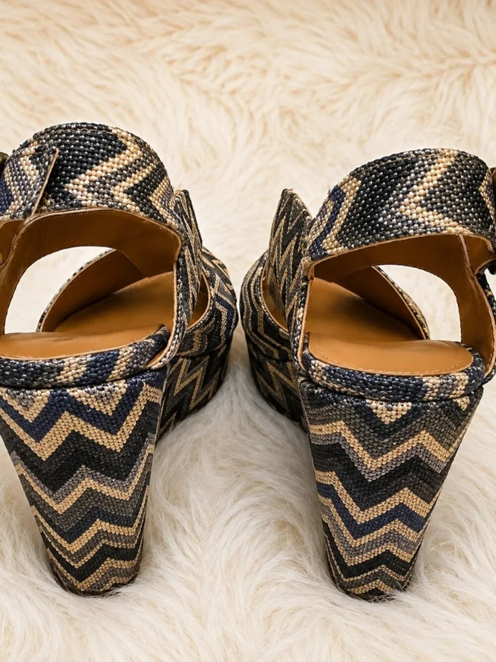Crown Vintage Chevron Design Platform Wedge Sandal SZ 7.5